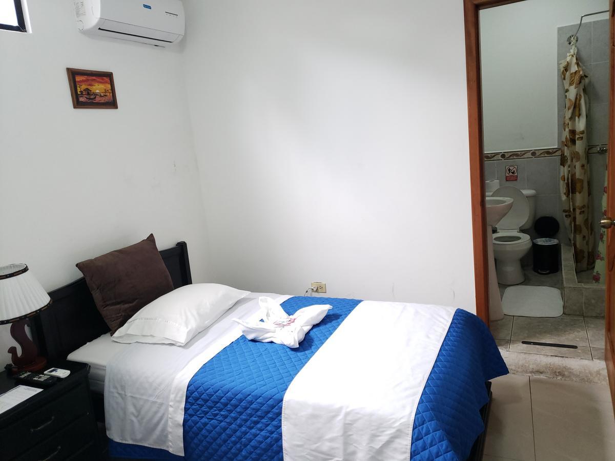 Hostal Cormorant Flightless Puerto Ayora (Galapagos Islands) Exterior foto