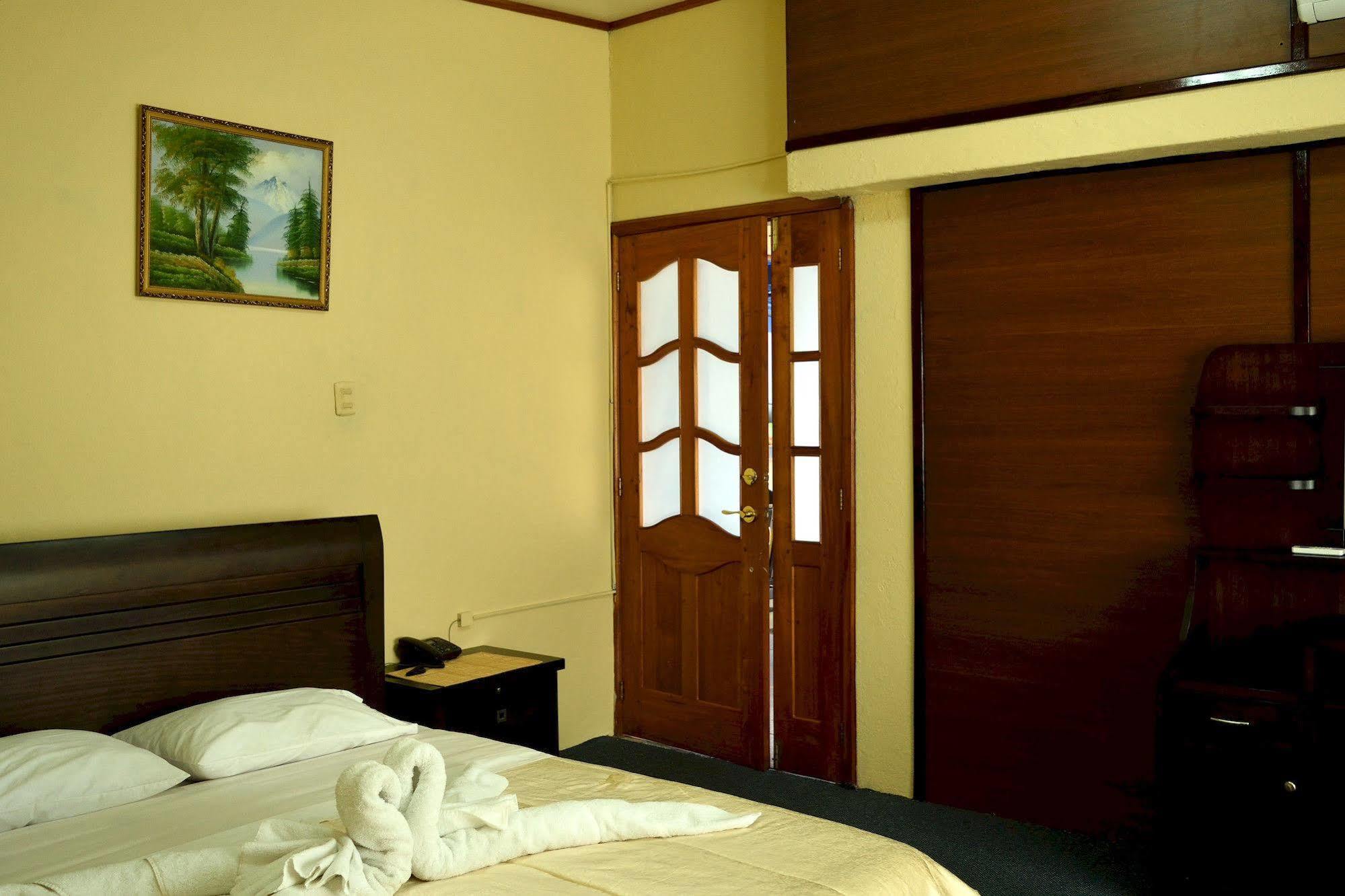 Hostal Cormorant Flightless Puerto Ayora (Galapagos Islands) Exterior foto