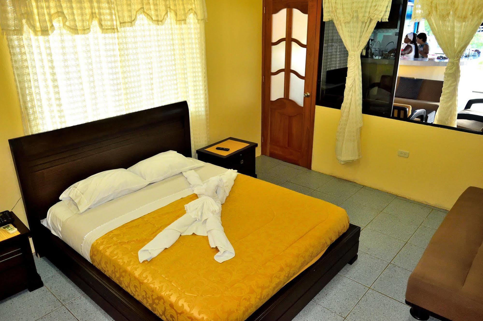 Hostal Cormorant Flightless Puerto Ayora (Galapagos Islands) Exterior foto